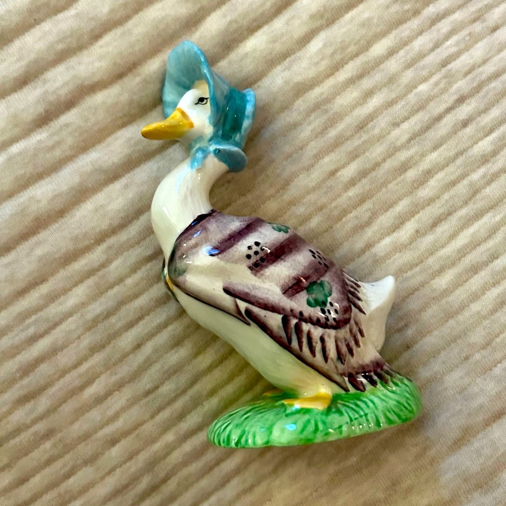 Beswick England Beatrix Potter Jemima Puddleduck figurine, F. Warne and co.